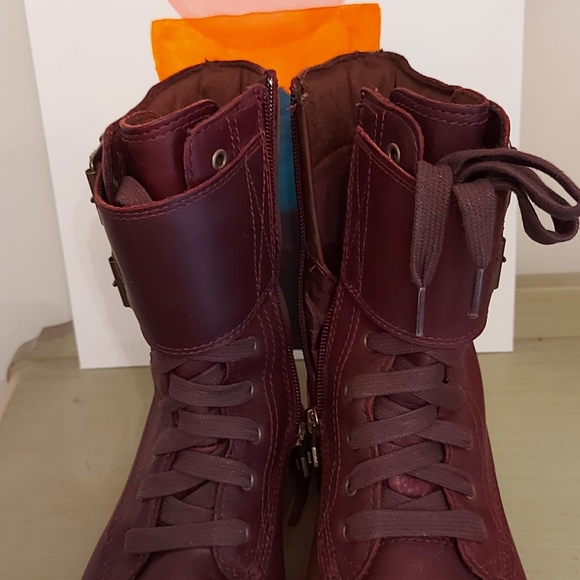 Timberland lace up leather boots - Picture 8 of 8